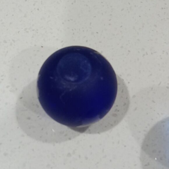 Cobalt Blue frosted satin glass globe of the world paperweight. Vintage 1990's - Picture 3 of 4